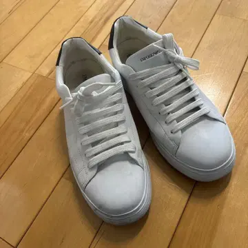 EMPORIO ARMANI 화이트 스니커즈 26cm