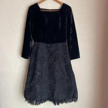 제인 마플 블랙 벨벳과 레이스 원피스