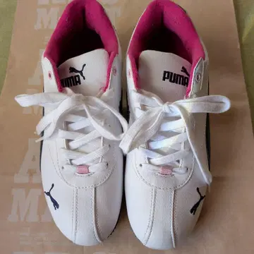 PUMA 화이트 핑크 스니커즈 23.5cm 새상품급