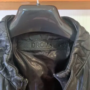 DROMe ITALY 블랙 가죽 자켓