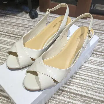 미사용품 베리코코 샌들 뮬 아이보리