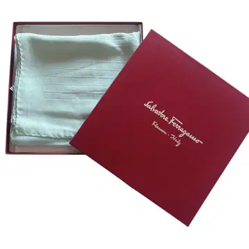 살바토레 페라가모(Salvatore Ferragamo) 스톨