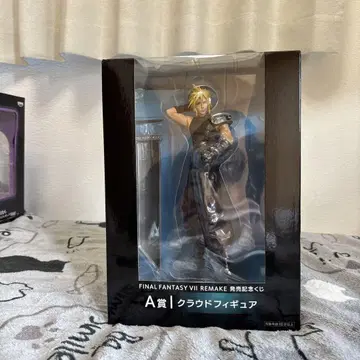 FINAL FANTASY VII REMAKE 클라우드 피규어