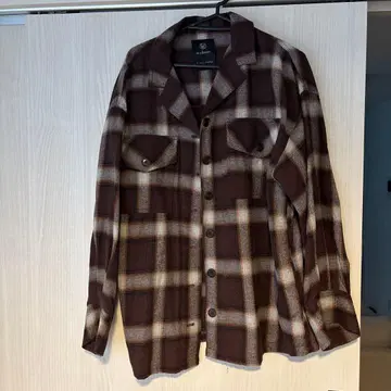 브라운 체크 무늬 w closet