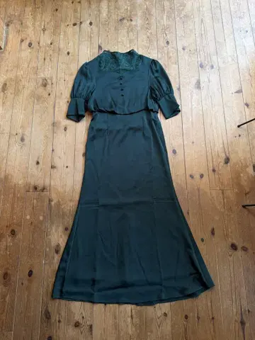 Ameri VINTAGE 다크 그린 드레스