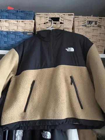 THE NORTH FACE 숏 데날리 자켓 베이지/블랙