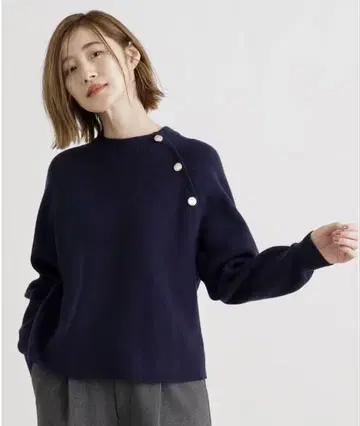 grove 어깨 단추 래글런 슬리브 풀오버 니트