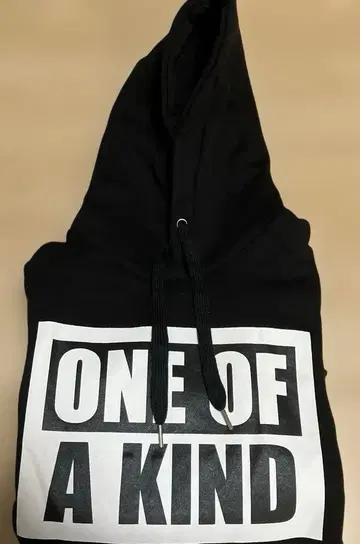 G-DRAGON ONE OF A KIND 후드티