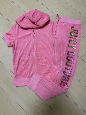 Y2K Juicy Couture 핑크 셋업 반팔