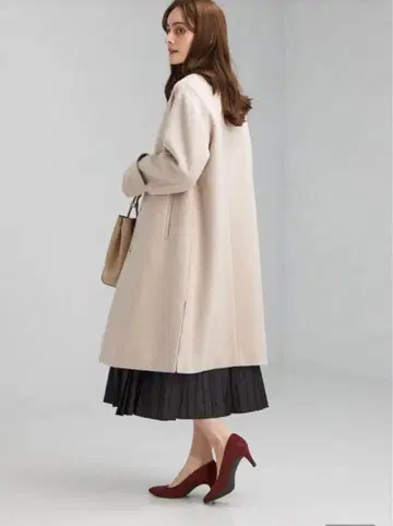 그린 레이블 릴랙싱 숏 비버 노카라 코트
