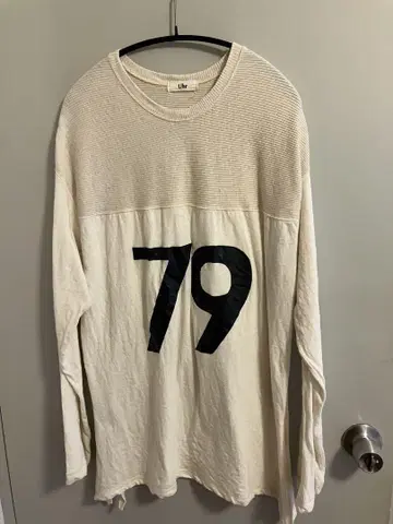 새상품급 Uhr 넘버 79 프린트 긴팔