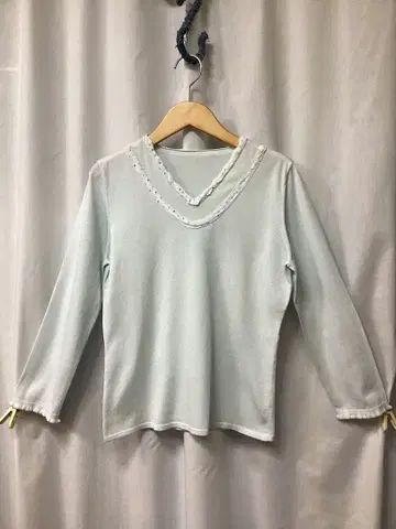 최종 가격 인하 새상품급 칼 라거펠트 티셔츠