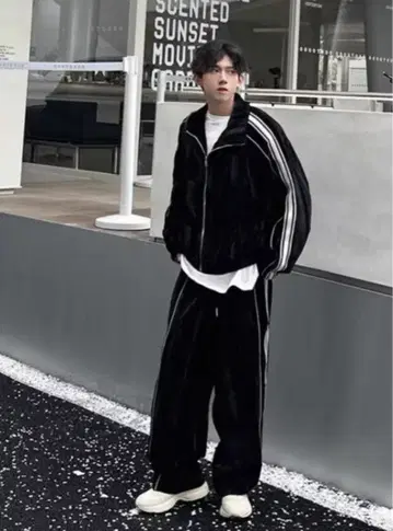 벨로아 스트라이프 플리스 저지 블랙
