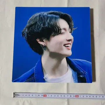 배송비 포함 정국 액자 정사각형 25 x 25cm