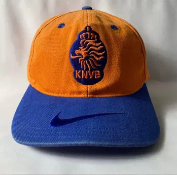 네덜란드 축구 협회 투톤 90s 자수 화이트 택 스우시 C183