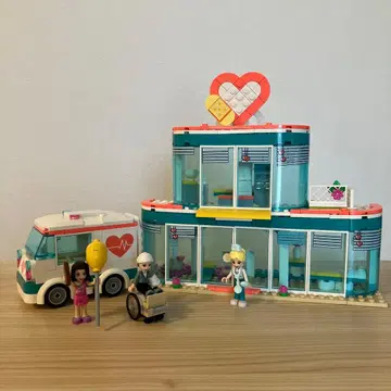 레고 프렌즈 하트레이크 시티의 병원 [41394]