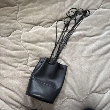 블랙 복조리 시보리 복주머니형 숄더백