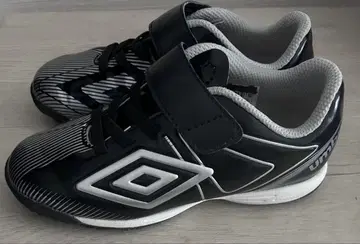 Umbro 블랙 축구 트레이닝 슈즈 17cm