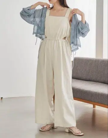 Kastane 컷 아웃 셔링 살로펫