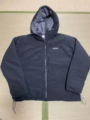 iIIs 블랙 다운 자켓 후드 부착