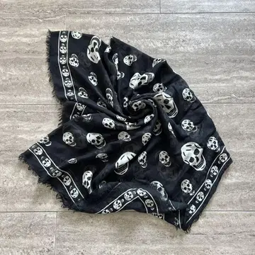 Alexander Mcqueen scarf skull