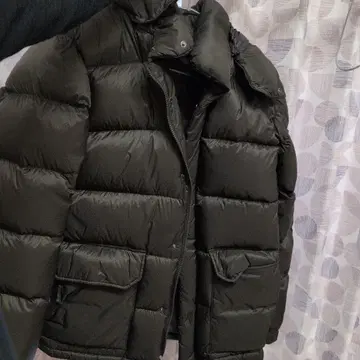 유니클로 블랙 다운 자켓 퍼 후드