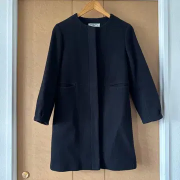 퍼 달린 노카라 코트