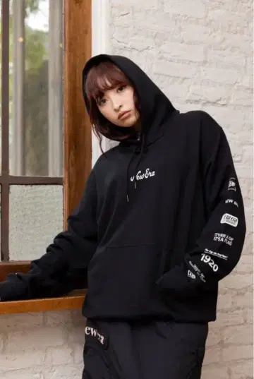 쭈리 맨투맨 풀오버 후디 Archive Logo 블랙