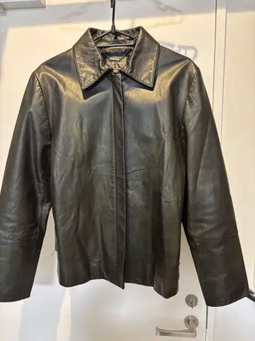 Calvin Klein 블랙 가죽 자켓