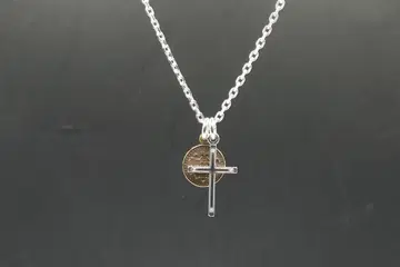 새상품 닥터 몬로 크로스 코인 목걸이 펜던트