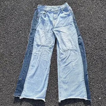 [ 신상품 ] 데미지 진 데님 플레어 팬츠