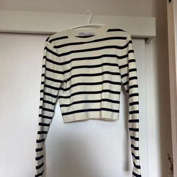 ZARA 스트라이프 보더 니트 숏 기장