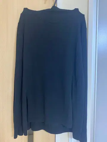 little Suzie 블랙 오프숄더 긴팔 니트