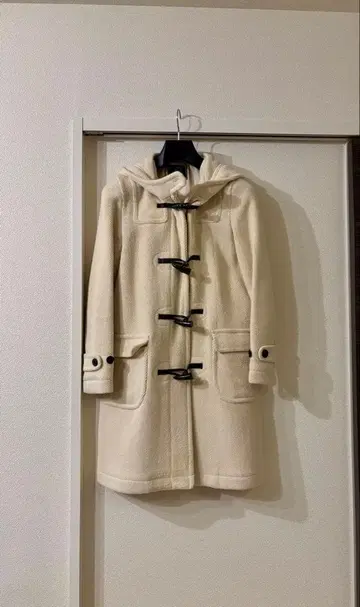 프릭스스토어 아이보리 더플 코트 후드 부착