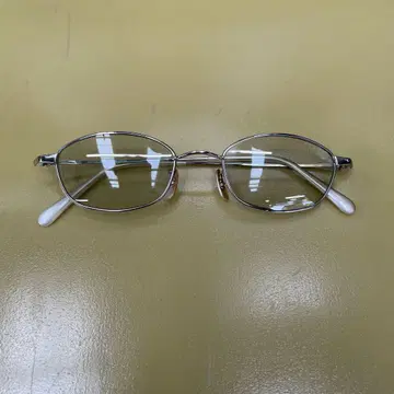 OLIVER PEOPLES 실버 오벌 안경