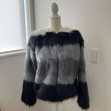ZARA 인조 모피 그라데이션 자켓