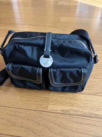 블랙 나일론 숄더백(에네스베)
