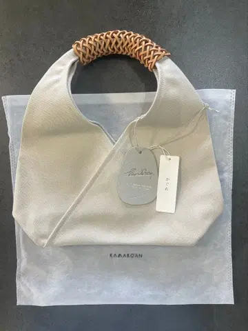 KAMARO'AN 카마로안 Triangle Bag