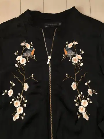 컨디션 최상 ZARA 매실 휘파람새 자수 스카잔 블랙 블랙