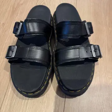 닥터마틴 샌들 블랙 마일스 슬라이드