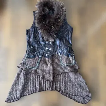 퍼 달린 다크 블루 베스트