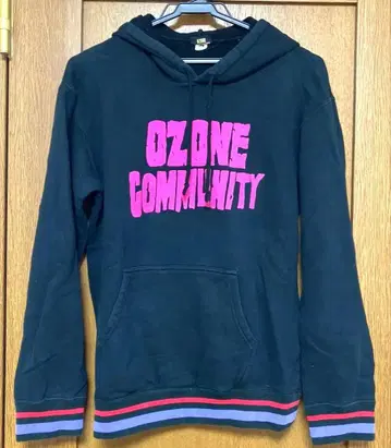OZONE COMANALITY 후드 부착 후드티 블랙