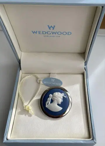 WEDGWOOD 브로치
