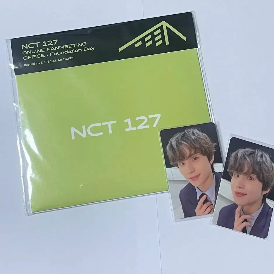 NCT | 엔시티 Nct 127 jungwoo sticker global shop deluxe box duck