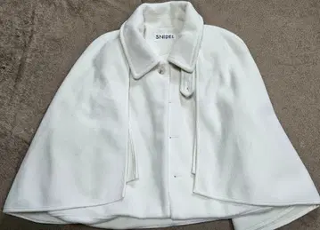 SNIDEL 화이트 케이프 코트