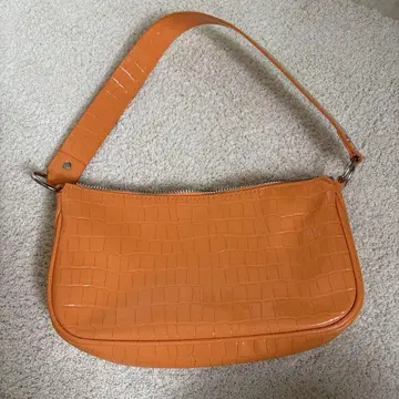 H&M 오렌지 크로커다일 패턴 숄더백