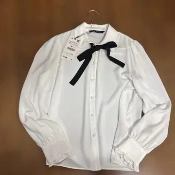 ZARA 리본 포함 화이트 셔츠 S 사이즈