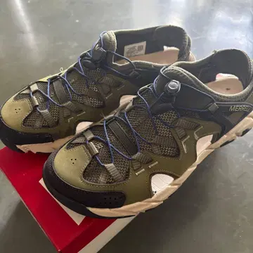 MERRELL 스포츠 샌들 올리브