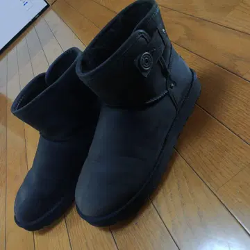 블랙 어그 부츠