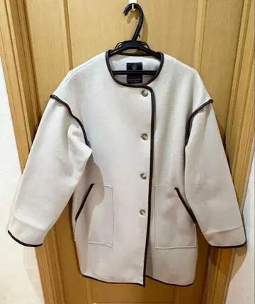 w closet 파이핑 코트 노카라 코트 롱 코트 베이지